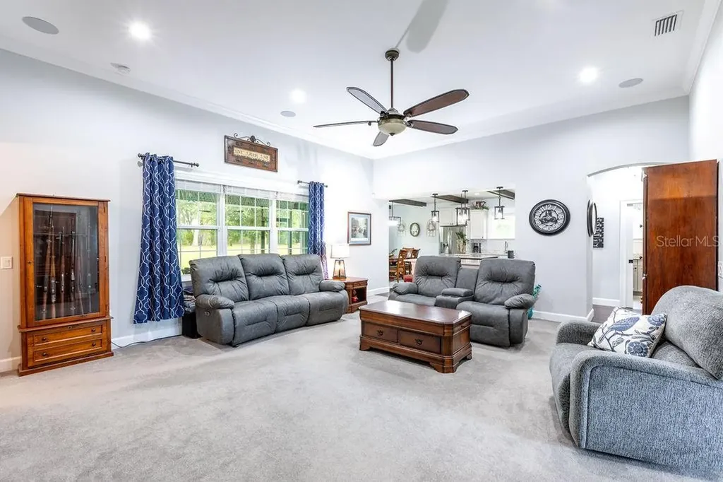 733 SW Marynik Drive High Springs FL 32643