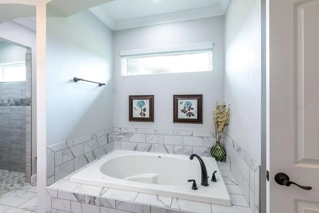 733 SW Marynik Drive High Springs FL 32643