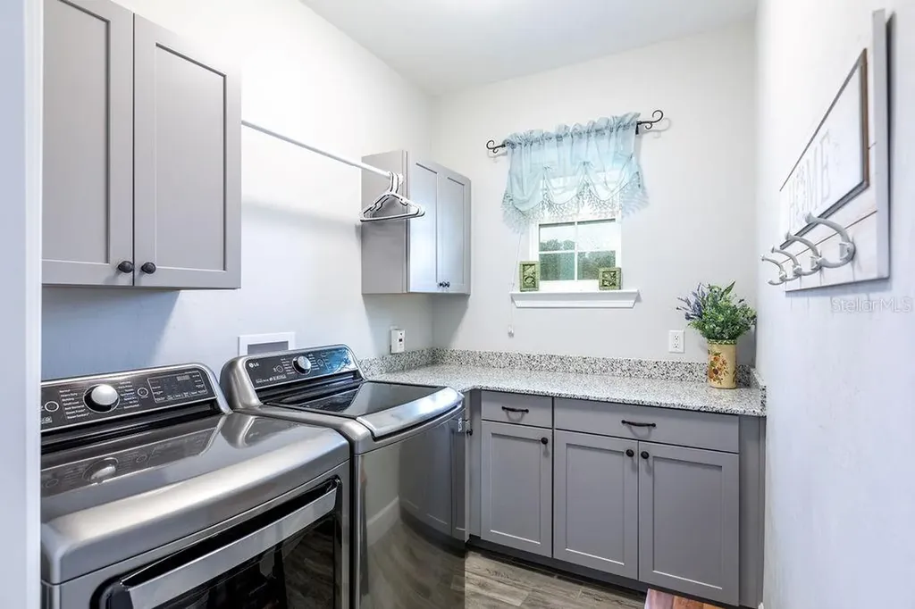 733 SW Marynik Drive High Springs FL 32643