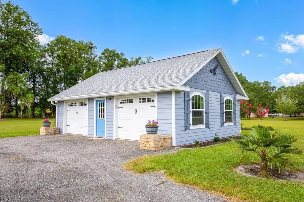 733 SW Marynik Drive High Springs FL 32643