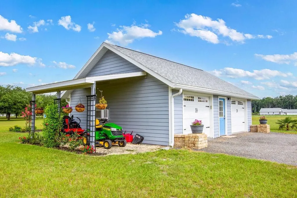 733 SW Marynik Drive High Springs FL 32643