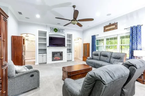 733 SW Marynik Drive High Springs FL 32643