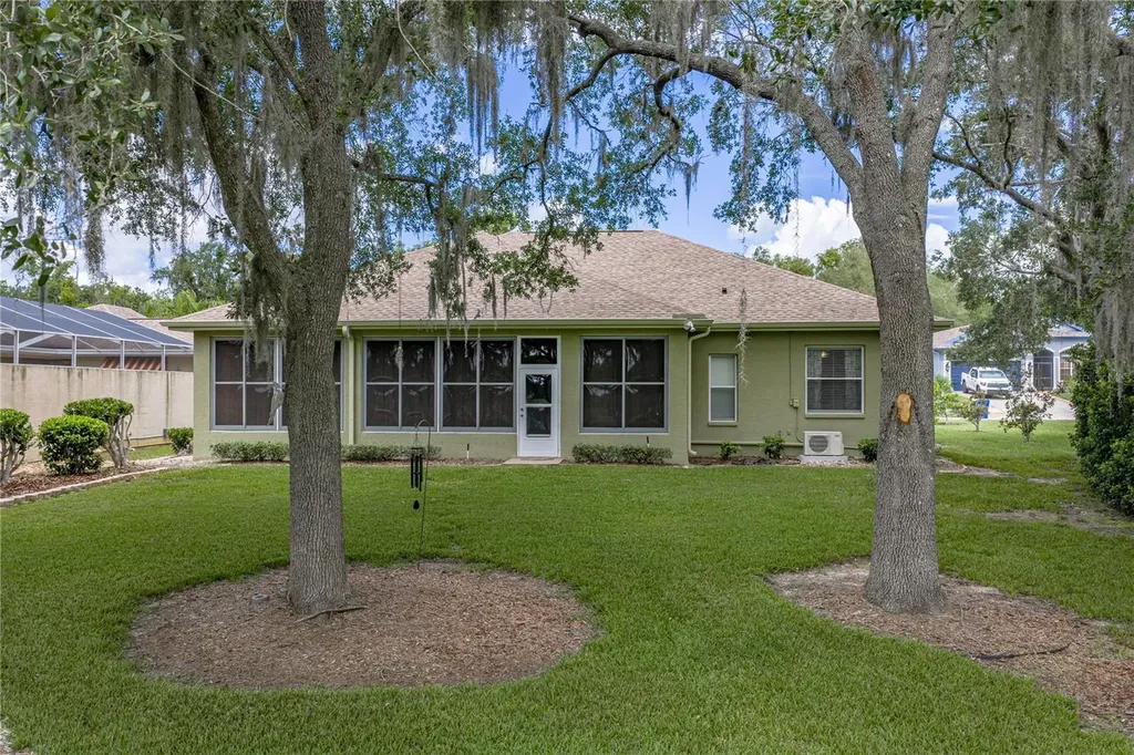12215 Woodlands Circle Dade City FL 33525