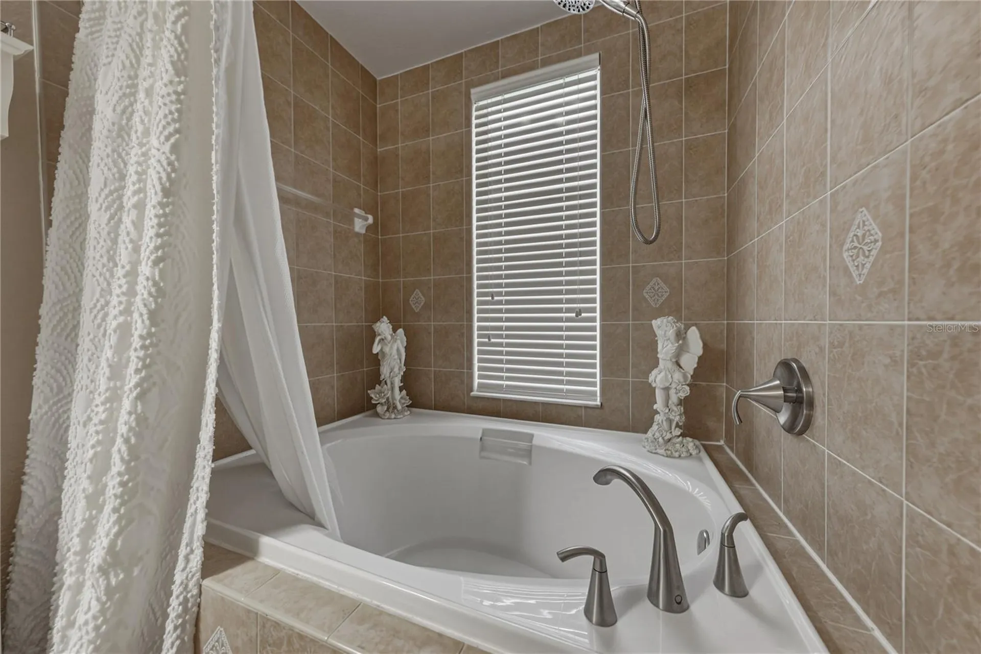 12215 Woodlands Circle Dade City FL 33525