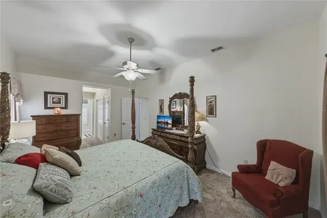 12215 Woodlands Circle Dade City FL 33525