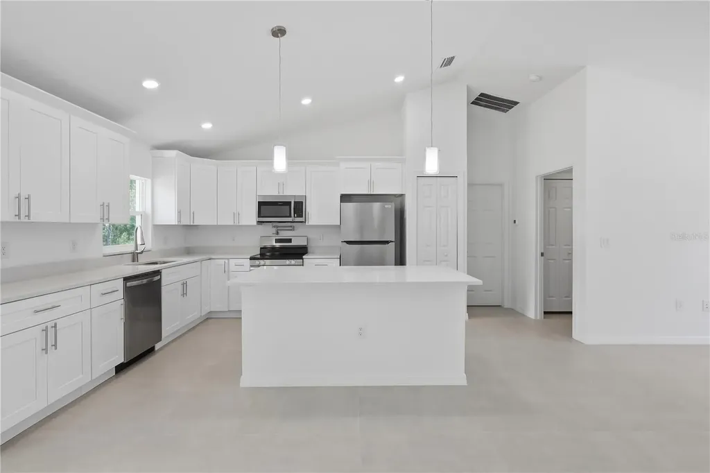 3 Sequoia Drive Trace Ocklawaha FL 32179