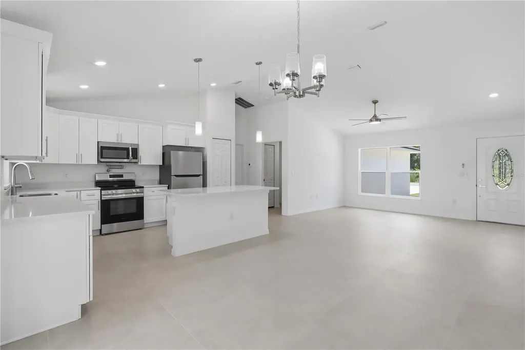 3 Sequoia Drive Trace Ocklawaha FL 32179