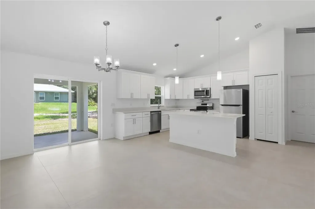 3 Sequoia Drive Trace Ocklawaha FL 32179
