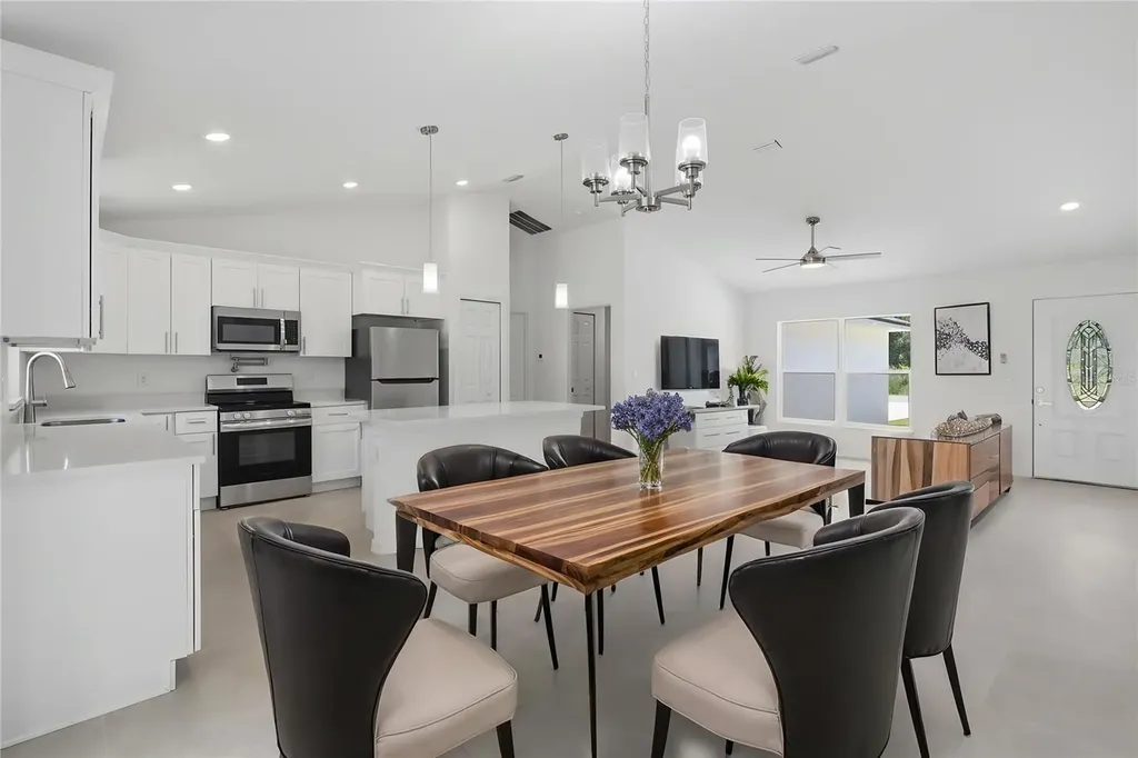 3 Sequoia Drive Trace Ocklawaha FL 32179