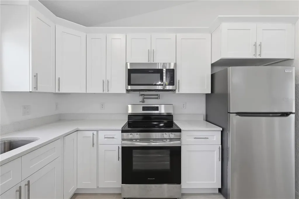 3 Sequoia Drive Trace Ocklawaha FL 32179