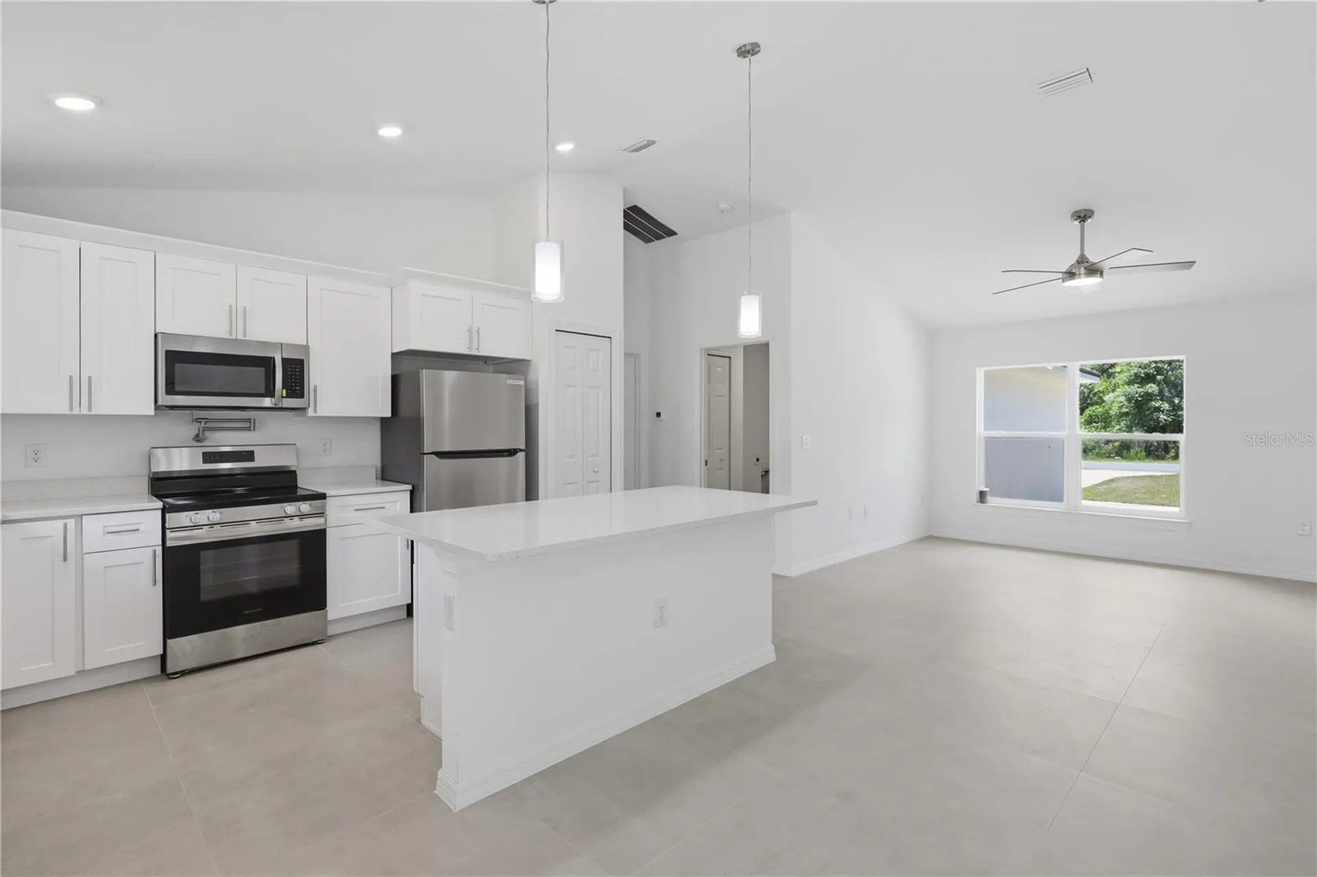 3 Sequoia Drive Trace Ocklawaha FL 32179