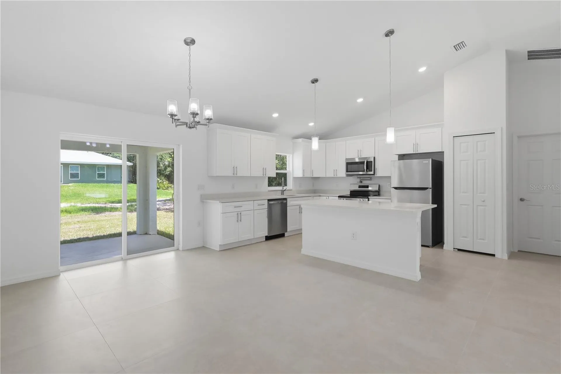 3 Sequoia Drive Trace Ocklawaha FL 32179