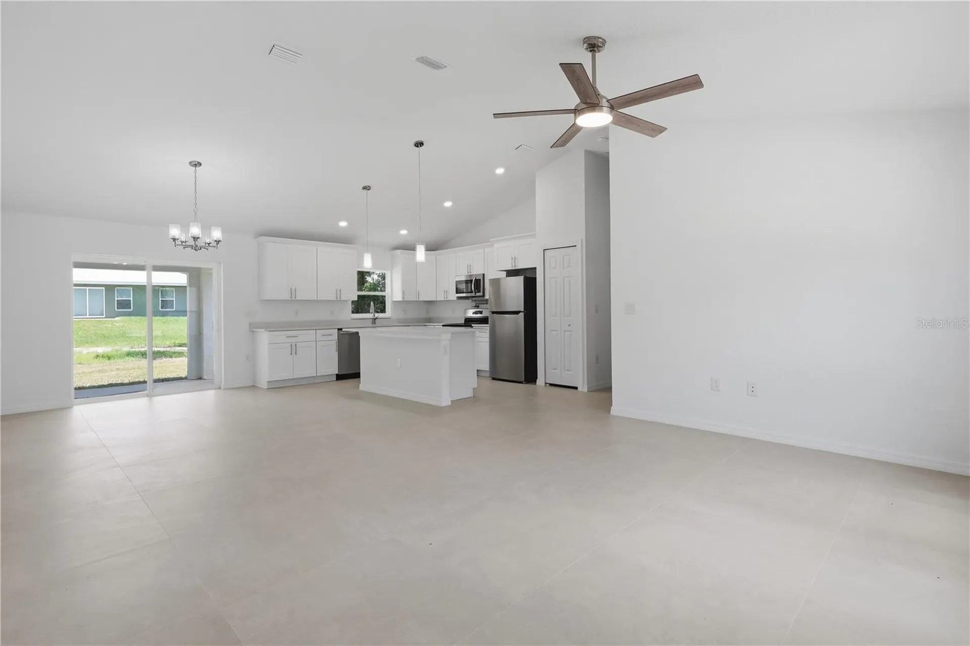 3 Sequoia Drive Trace Ocklawaha FL 32179
