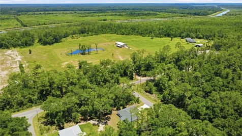 3 Sequoia Drive Trace Ocklawaha FL 32179