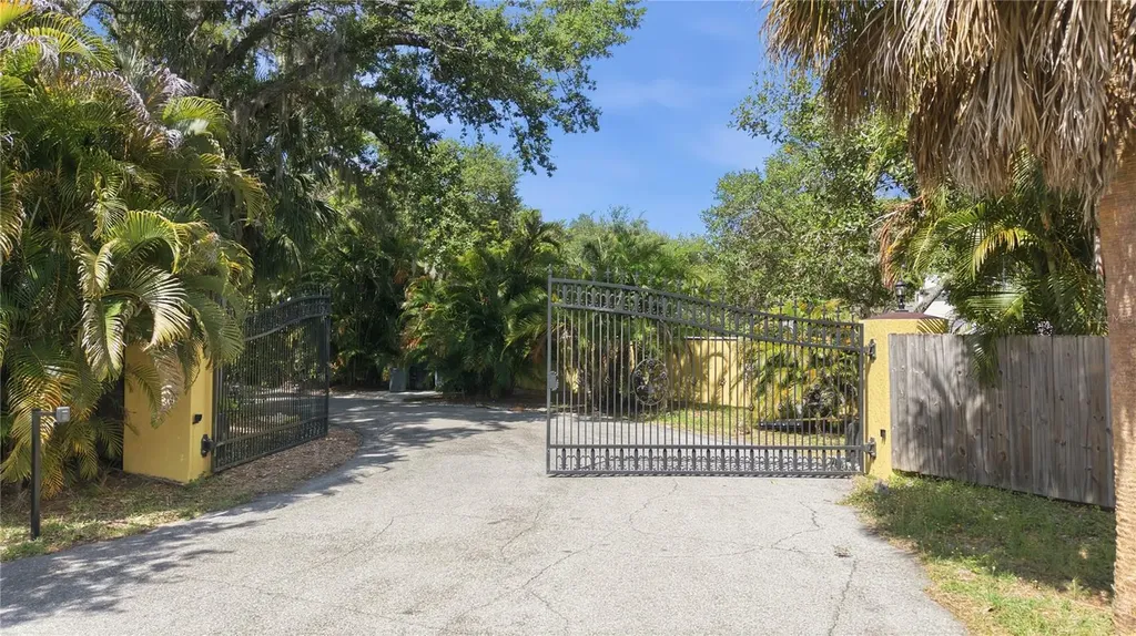 3348 Alamo Lane Sarasota FL 34235