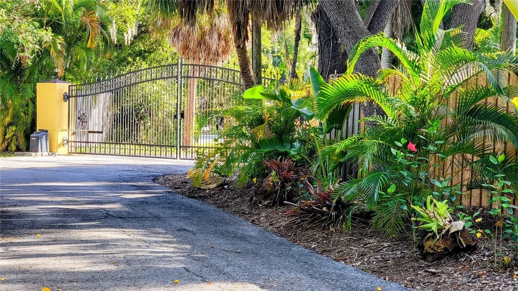 3348 Alamo Lane Sarasota FL 34235