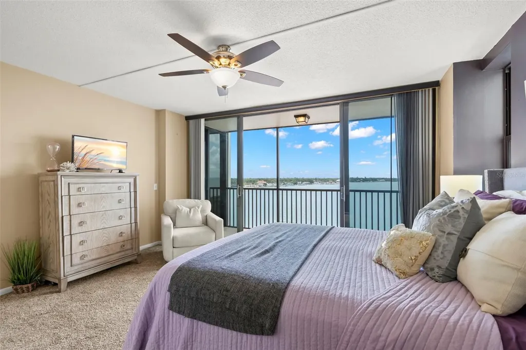7100 Sunshine Skyway Lane S St Petersburg FL 33711