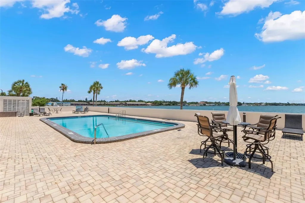 7100 Sunshine Skyway Lane S St Petersburg FL 33711