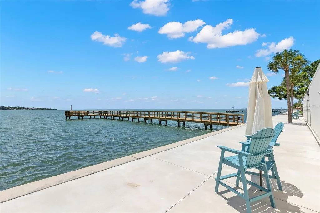 7100 Sunshine Skyway Lane S St Petersburg FL 33711