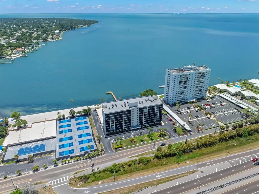 7100 Sunshine Skyway Lane S St Petersburg FL 33711