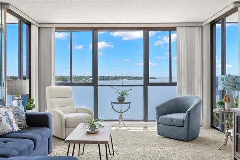 7100 Sunshine Skyway Lane S St Petersburg FL 33711