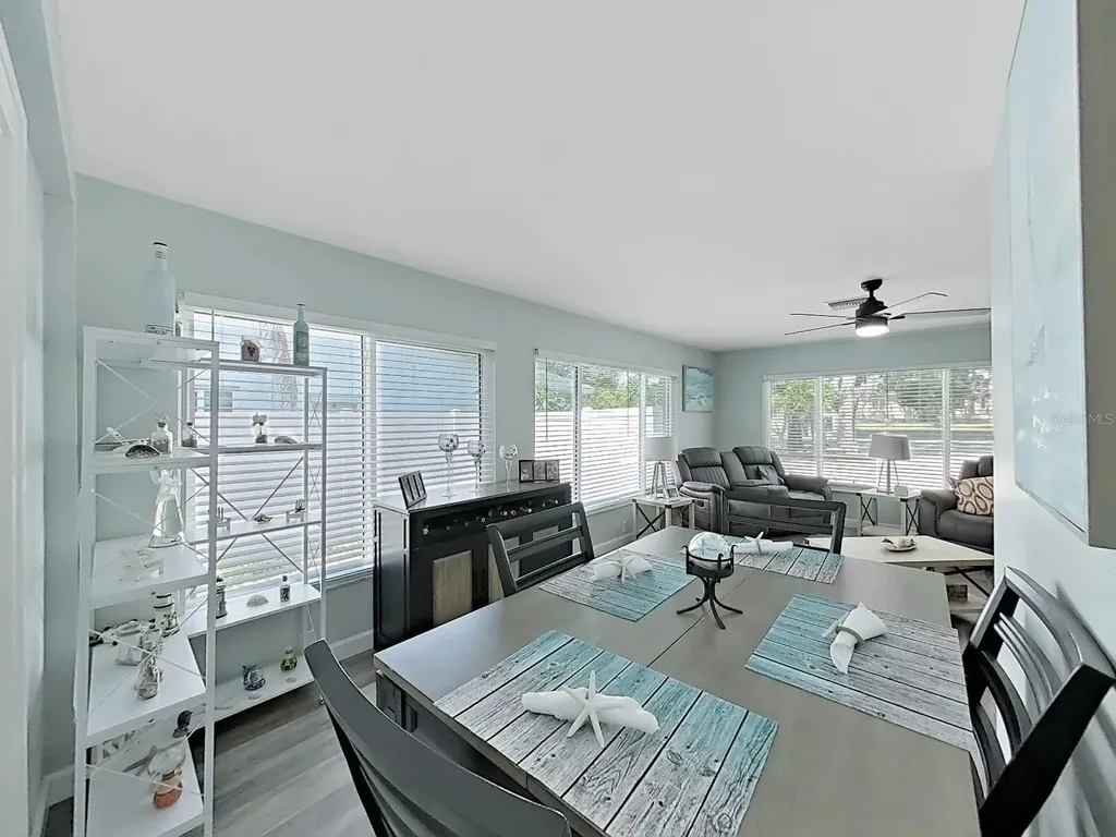 1004 Peninsula Avenue Tarpon Springs FL 34689