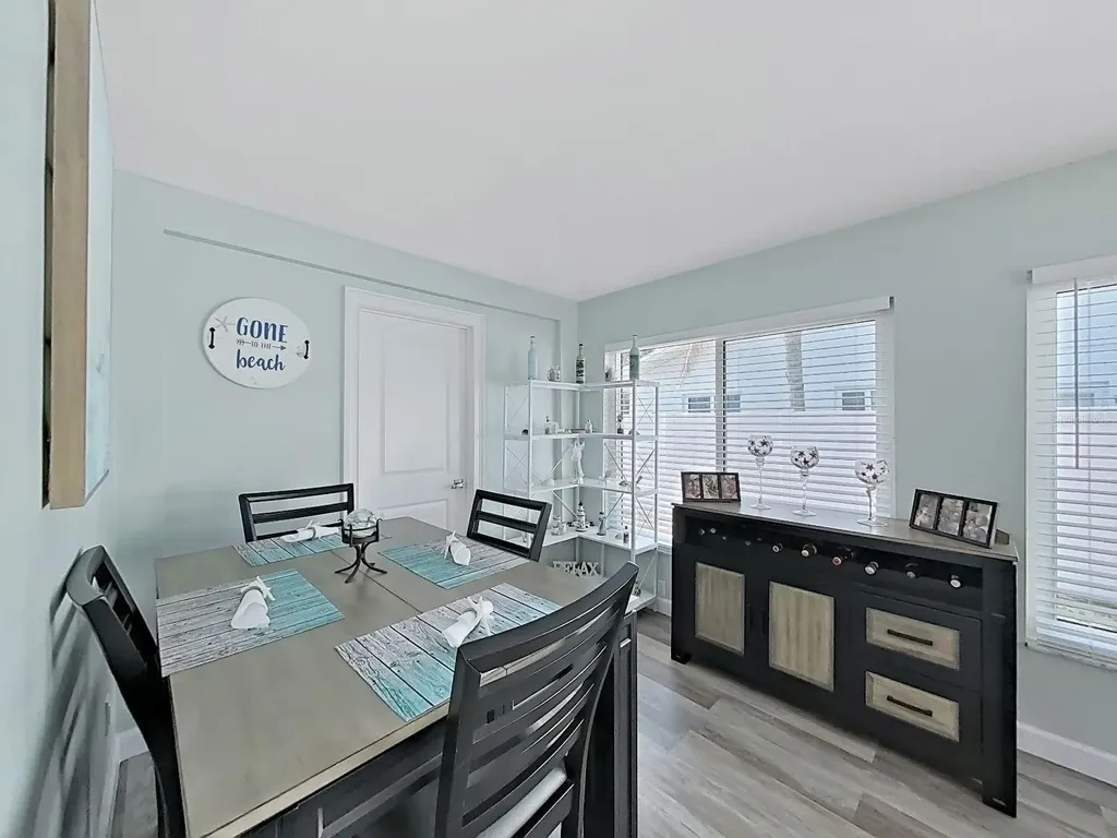 1004 Peninsula Avenue Tarpon Springs FL 34689