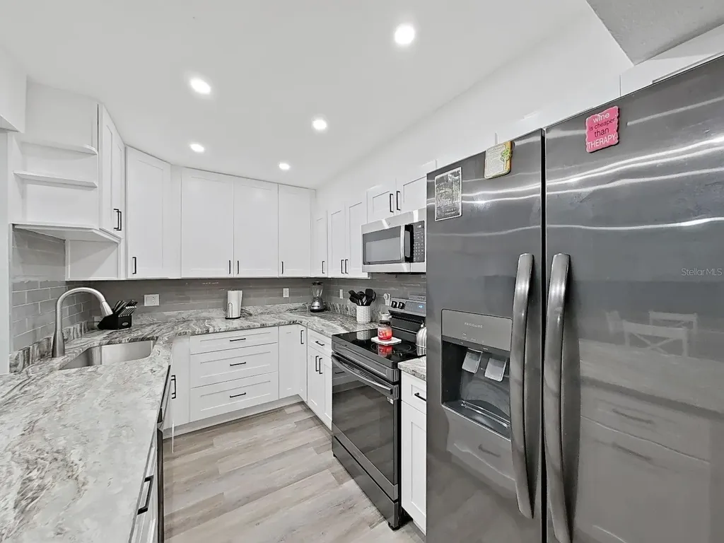 1004 Peninsula Avenue Tarpon Springs FL 34689