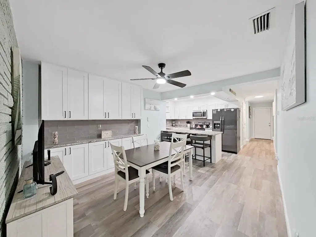 1004 Peninsula Avenue Tarpon Springs FL 34689