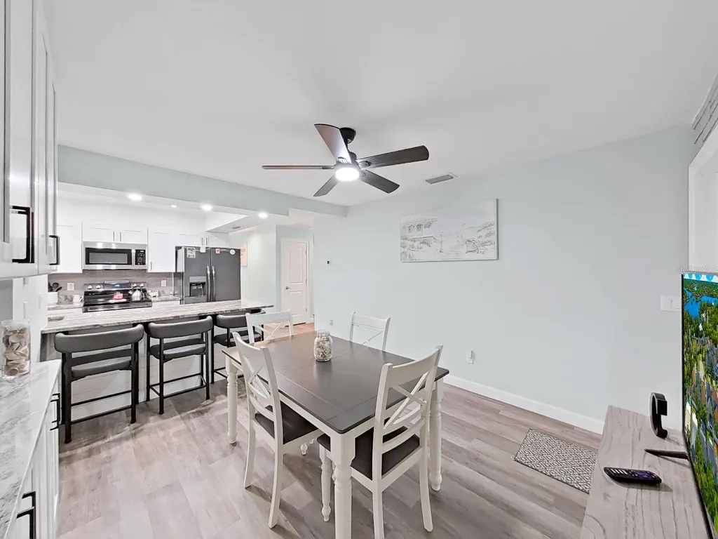 1004 Peninsula Avenue Tarpon Springs FL 34689