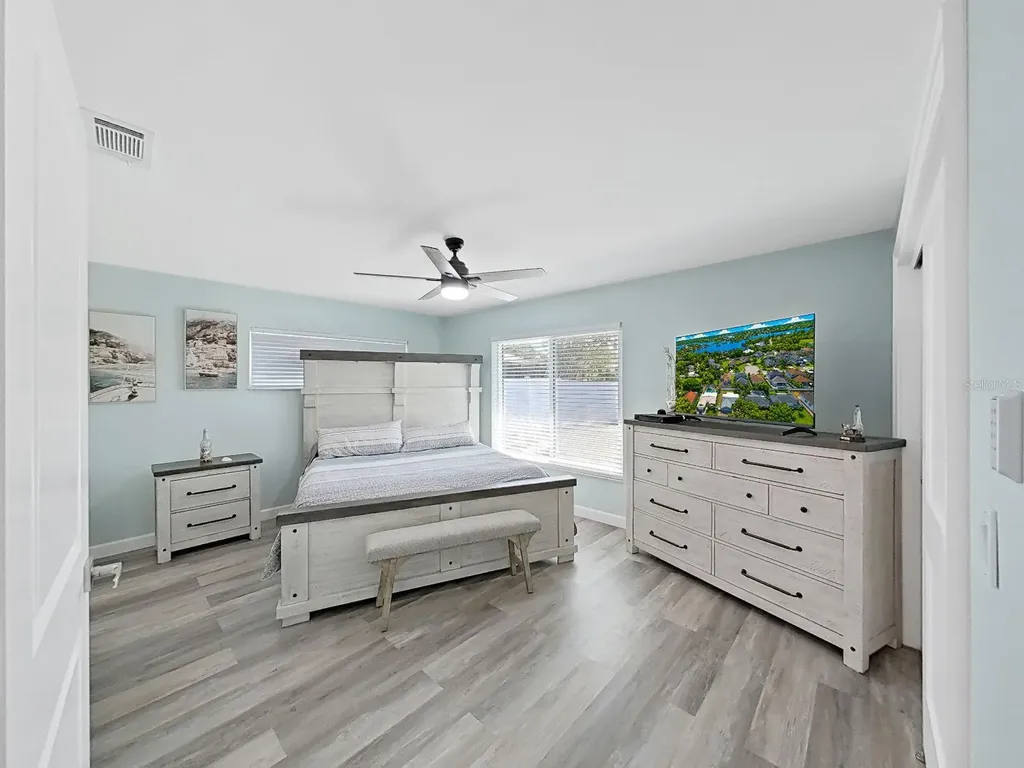 1004 Peninsula Avenue Tarpon Springs FL 34689