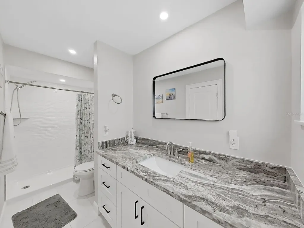 1004 Peninsula Avenue Tarpon Springs FL 34689