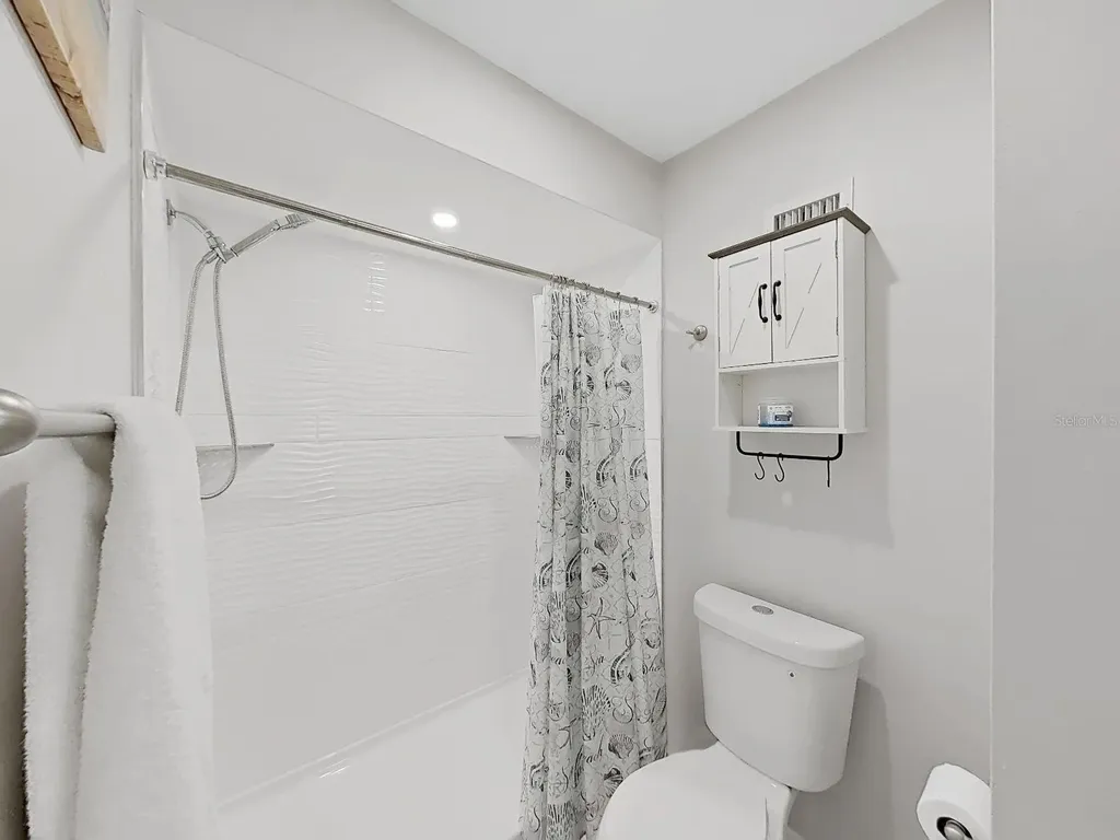 1004 Peninsula Avenue Tarpon Springs FL 34689