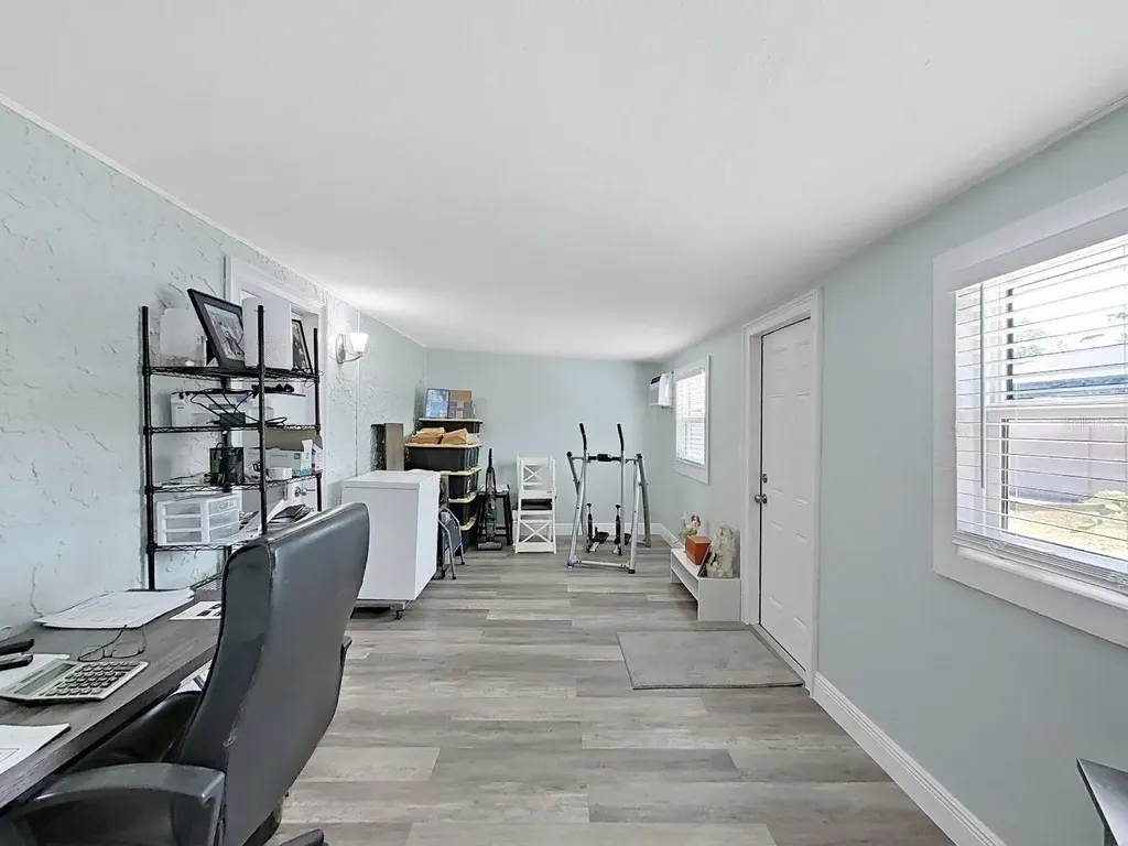 1004 Peninsula Avenue Tarpon Springs FL 34689