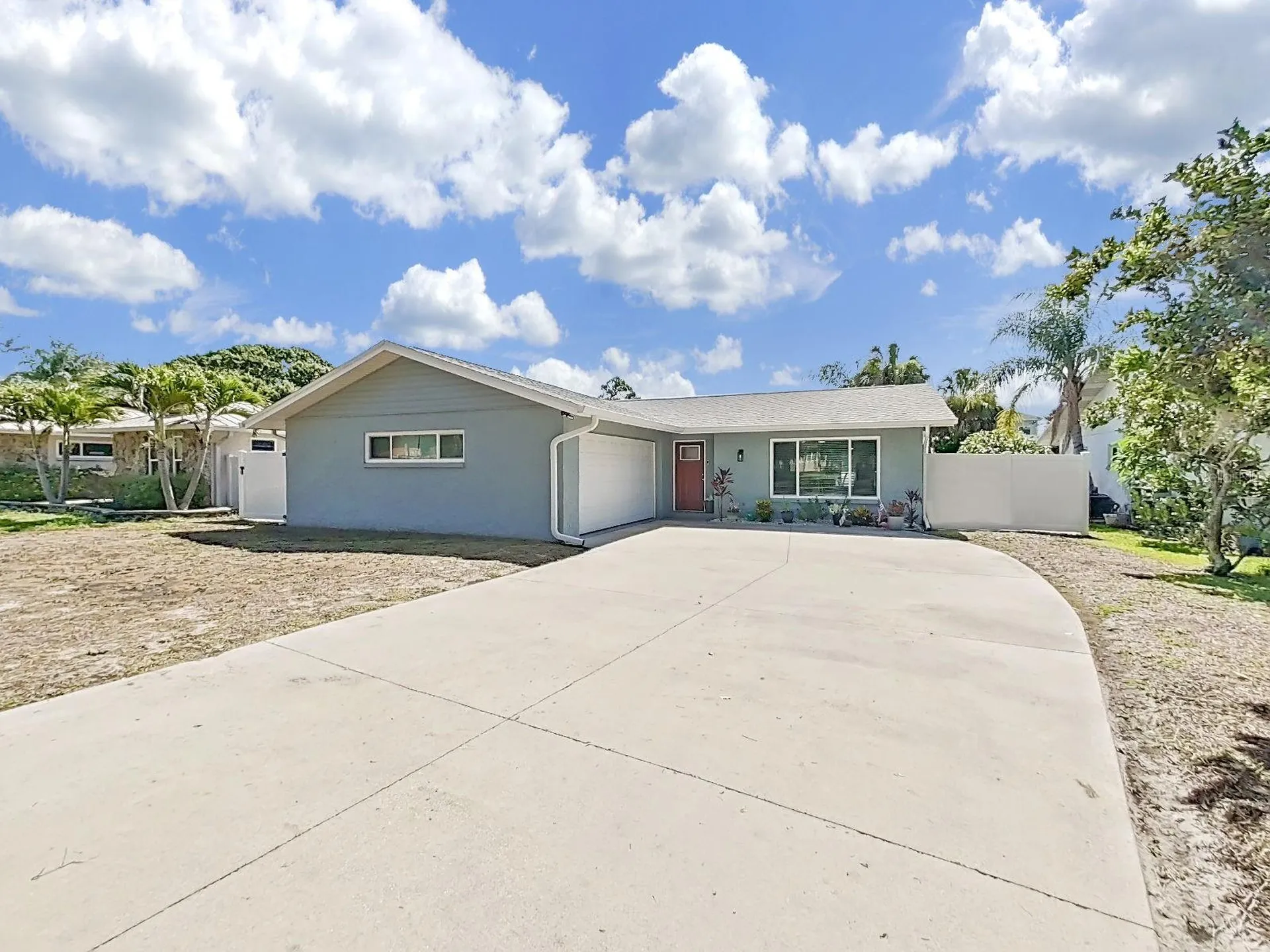 1004 Peninsula Avenue Tarpon Springs FL 34689
