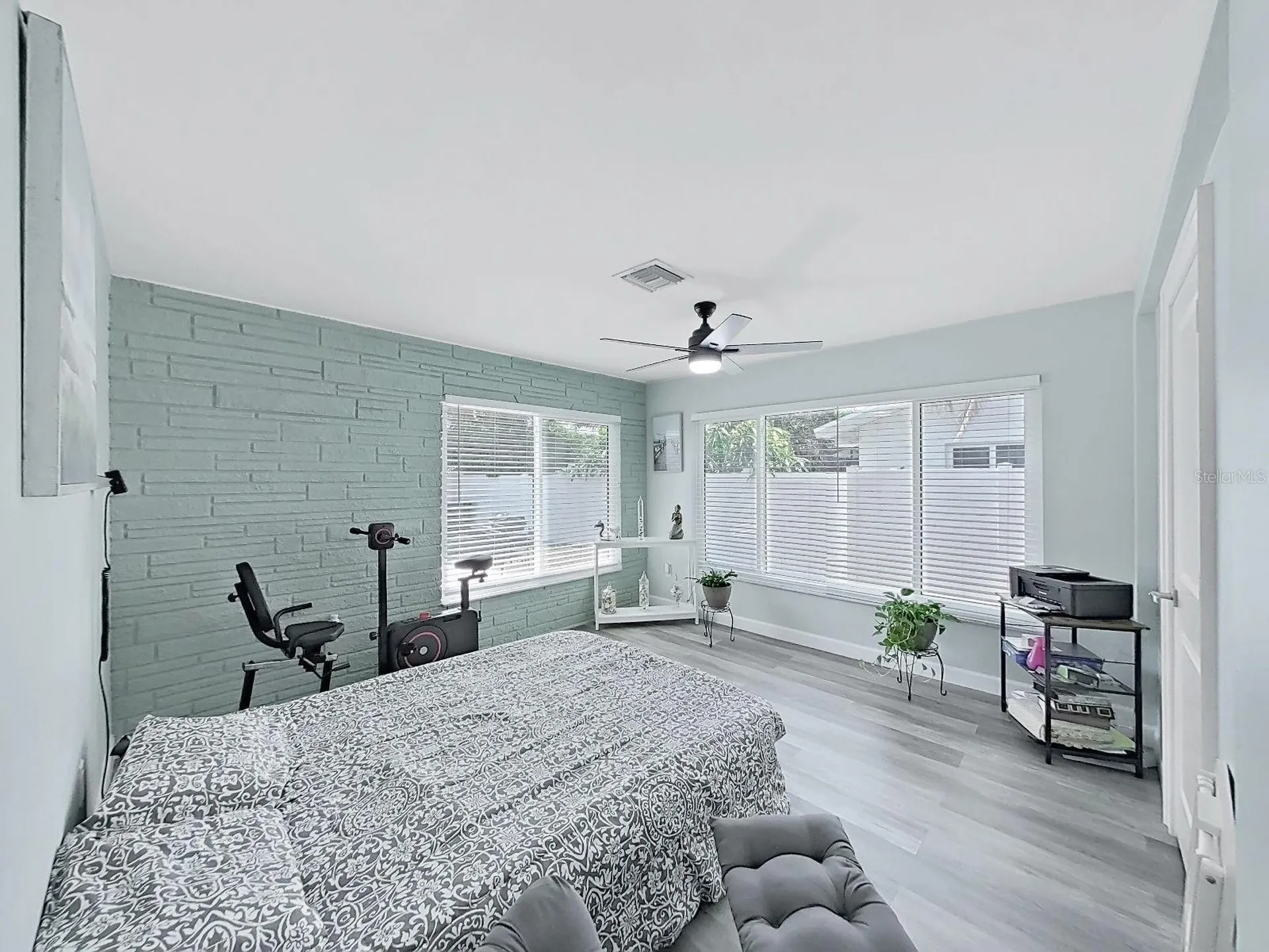 1004 Peninsula Avenue Tarpon Springs FL 34689