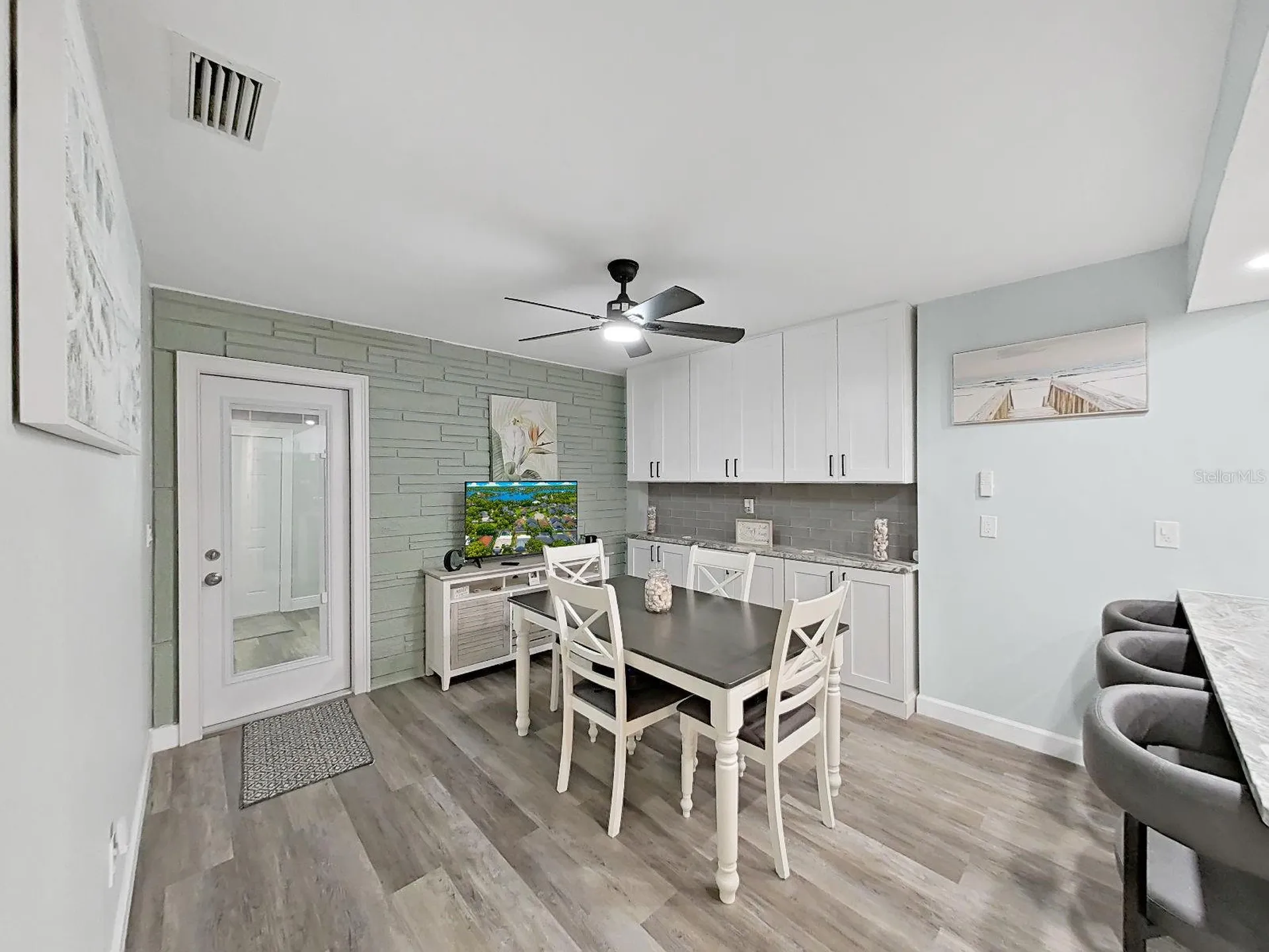 1004 Peninsula Avenue Tarpon Springs FL 34689