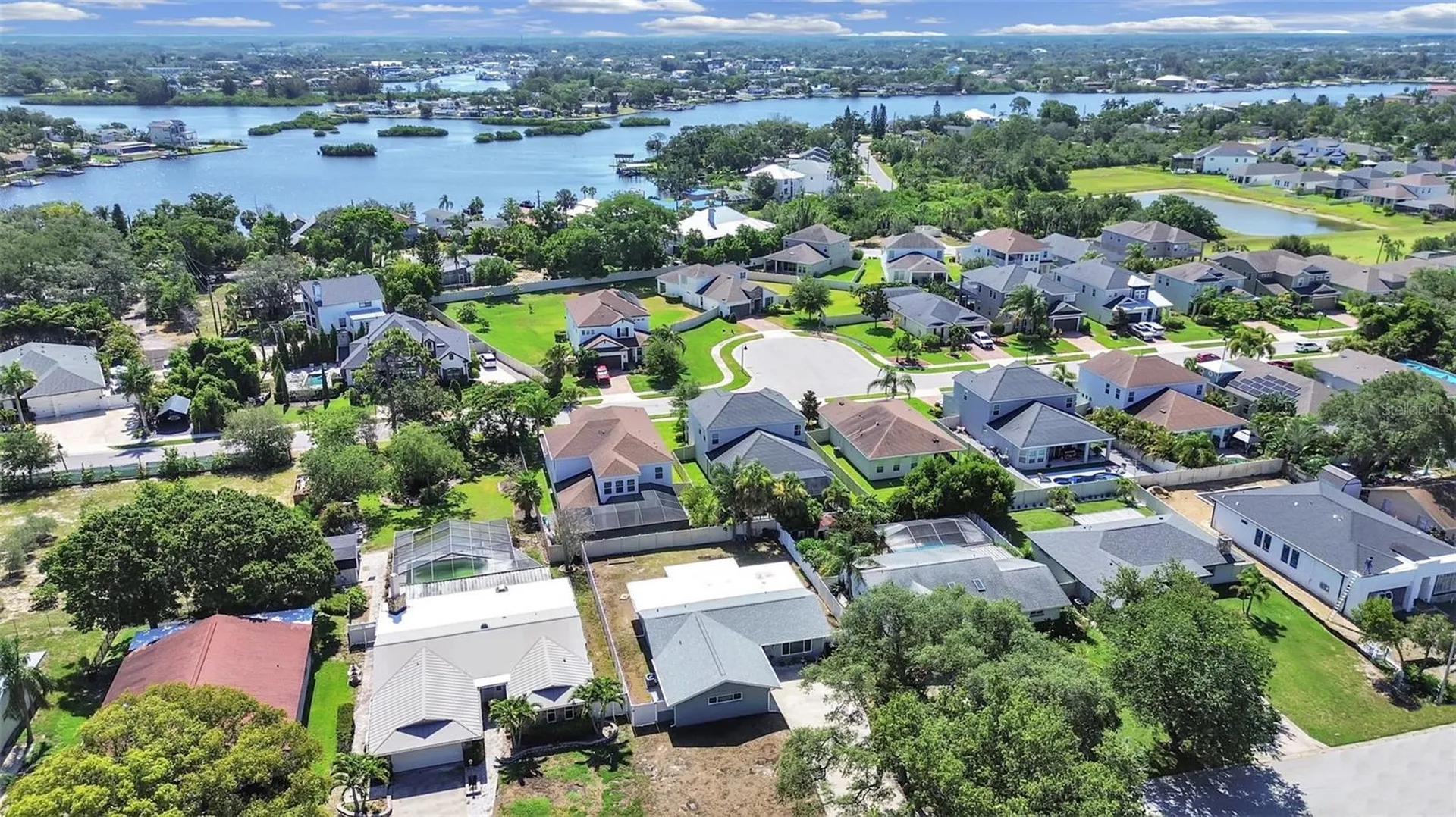 1004 Peninsula Avenue Tarpon Springs FL 34689