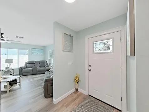 1004 Peninsula Avenue Tarpon Springs FL 34689