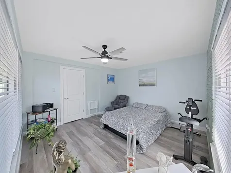 1004 Peninsula Avenue Tarpon Springs FL 34689