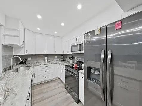 1004 Peninsula Avenue Tarpon Springs FL 34689