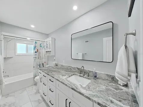 1004 Peninsula Avenue Tarpon Springs FL 34689