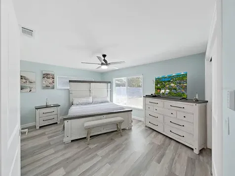 1004 Peninsula Avenue Tarpon Springs FL 34689