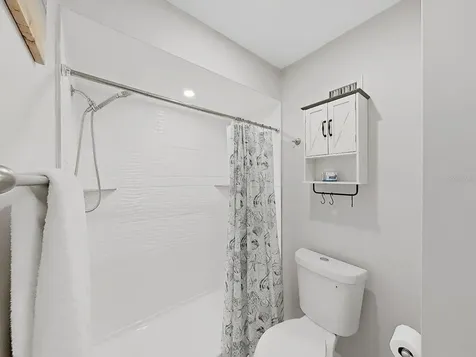 1004 Peninsula Avenue Tarpon Springs FL 34689