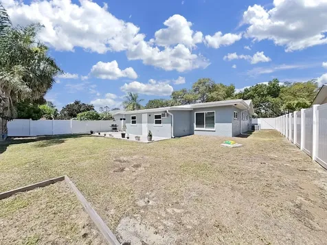 1004 Peninsula Avenue Tarpon Springs FL 34689