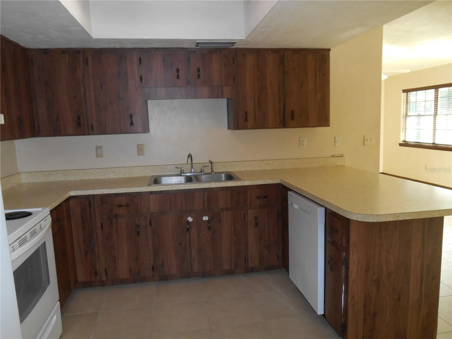1564 S Montgomery Street Deland FL 32720