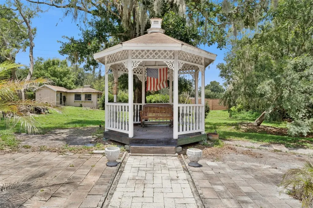 4334 N Landmark Drive Orlando FL 32817