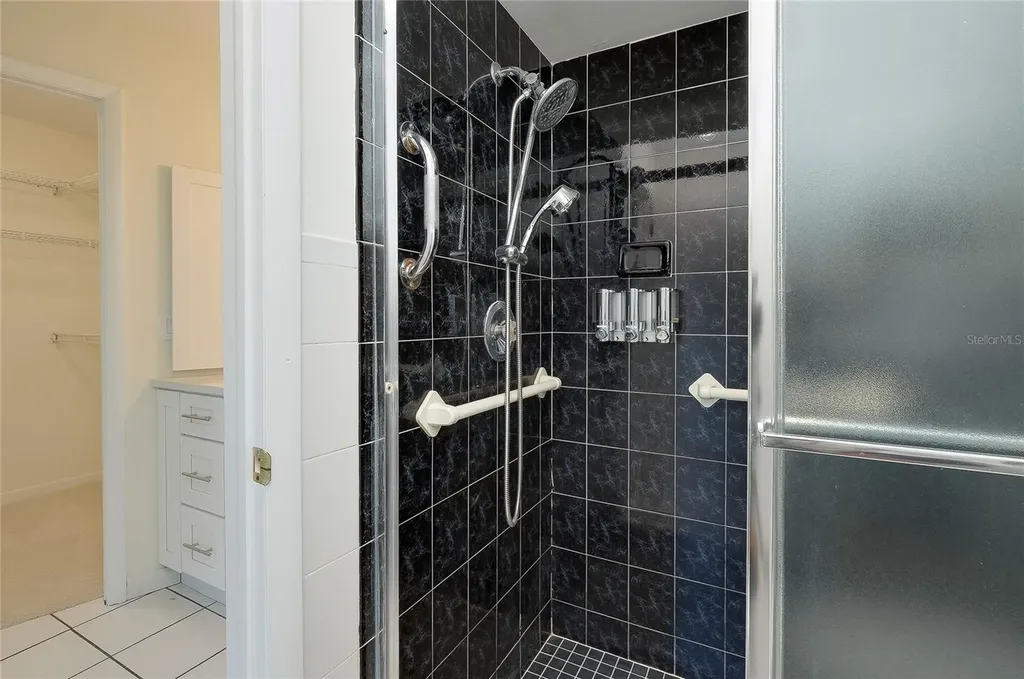 5617 Evergreen Drive Sarasota FL 34233