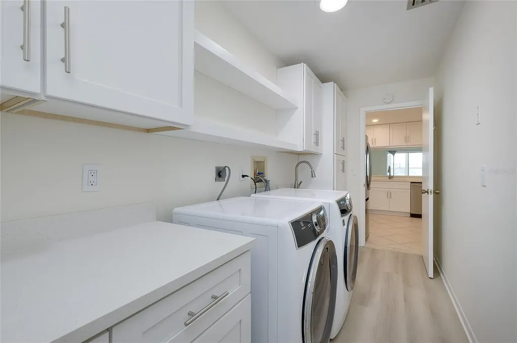 5617 Evergreen Drive Sarasota FL 34233