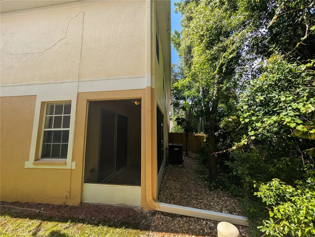 1993 Fiesta Ridge Court Tampa FL 33604